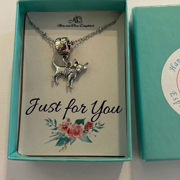 Chihuahua Pendant Necklace NEW - Picture 6 of 7